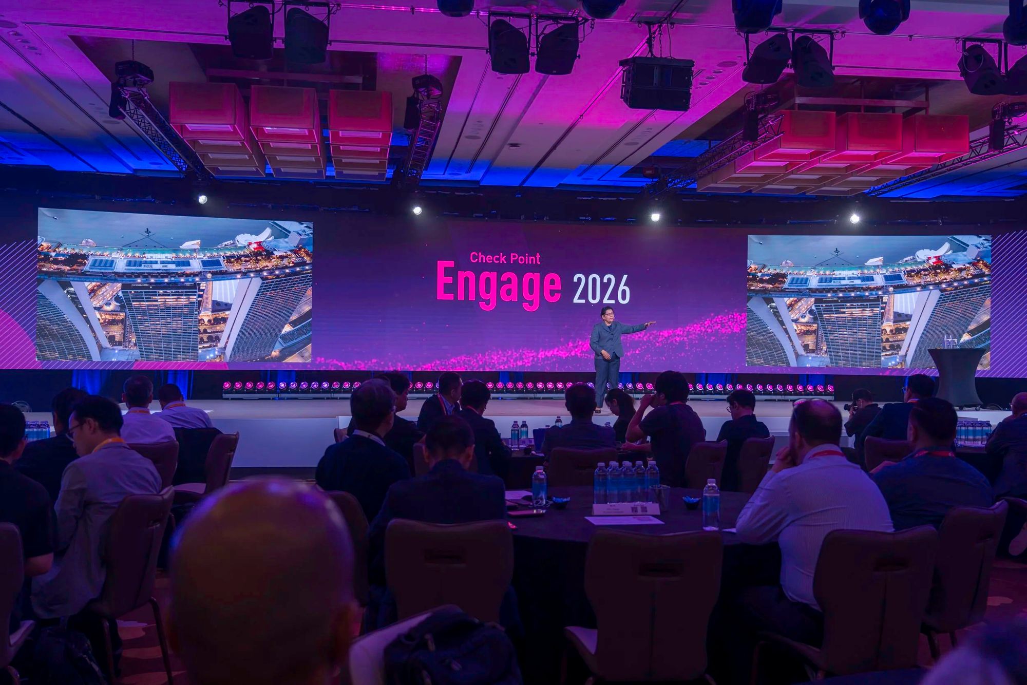 Check Point Engage Singapore 写真7