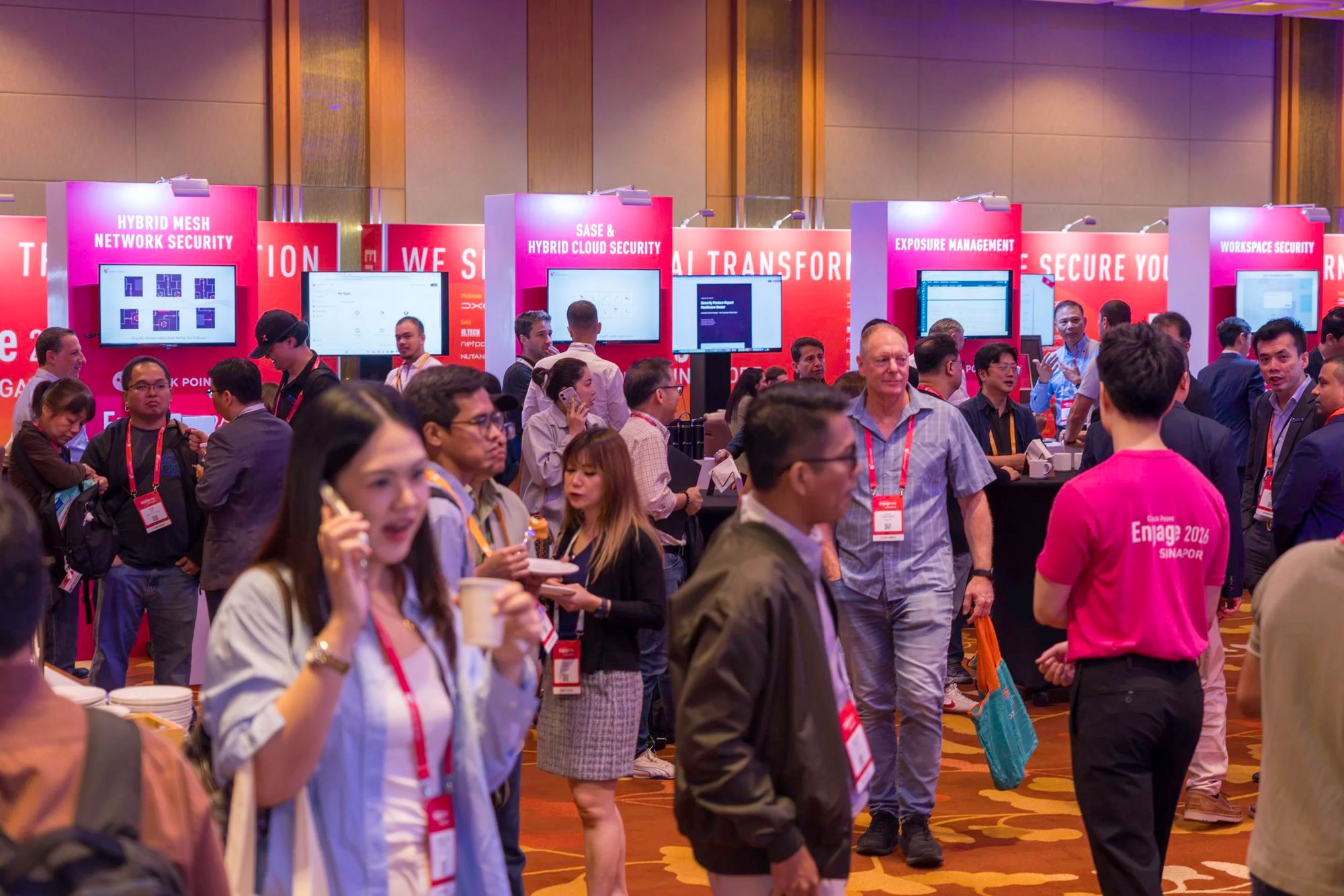 Check Point Engage Singapore 写真8
